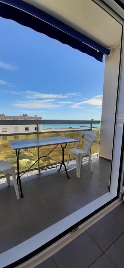 Le Miramar Appartement Face A La Mer - Balcon - Clim Сен-Сиприен Экстерьер фото